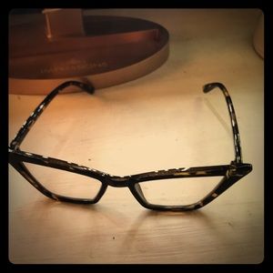 Woman’s Tortoise cat eye readers 125